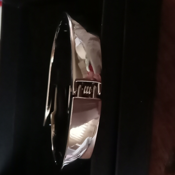 Silver Hinged Cuff Bracelet - Picture 4 of 4